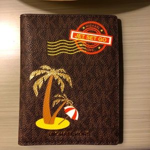 LIKE NEW Michael Kors passport/wallet